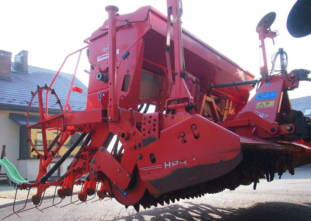 Agregat uprawowo-siewny Kuhn Kuhn HRB302D I INTEGRA 3000 2002 Brona wirowa + siewnik KUHN agregat uprawowo-siewny 3m - Kombine ekim makinesi: fotoğraf 3 Agregat uprawowo-siewny Kuhn Kuhn HRB302D I INTEGRA 3000 2002 Brona wirowa + siewnik KUHN agregat uprawowo-siewny 3m - Kombine ekim makinesi: fotoğraf 3
