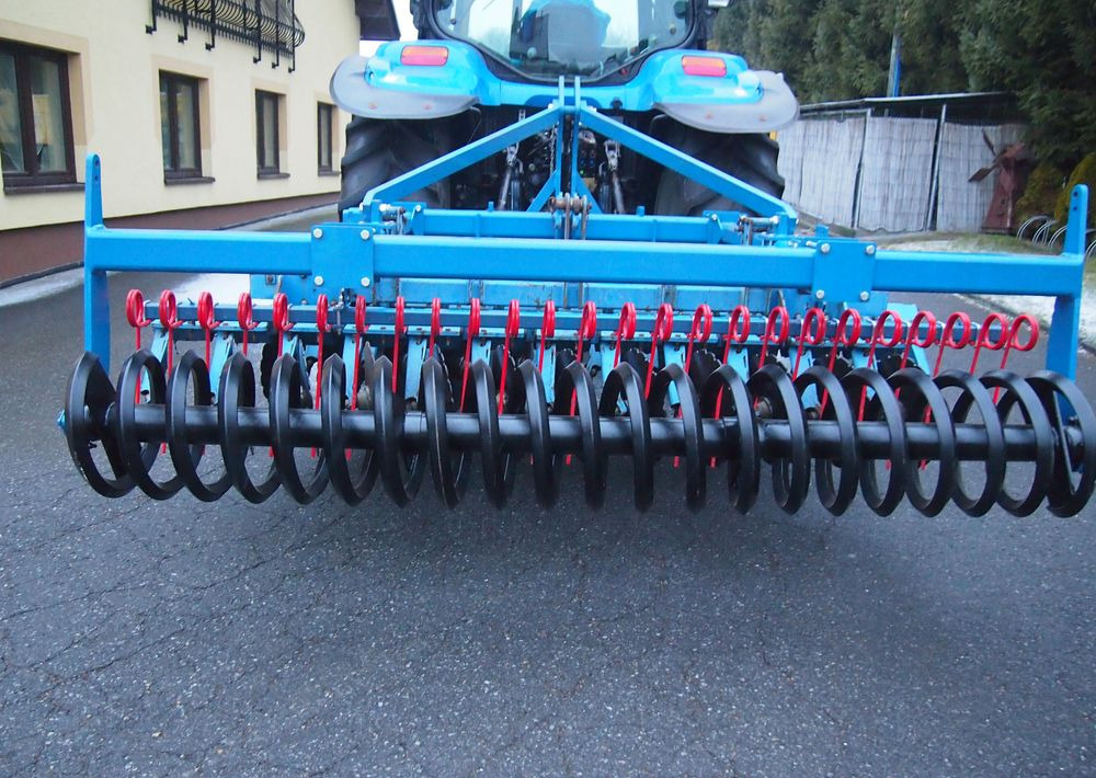 Brona talerzowa Rabe Werk RABE WERK Fielo biro 3000 2006 Brona talerzowa RABE - Disk tırmığı: fotoğraf 2 Brona talerzowa Rabe Werk RABE WERK Fielo biro 3000 2006 Brona talerzowa RABE - Disk tırmığı: fotoğraf 2