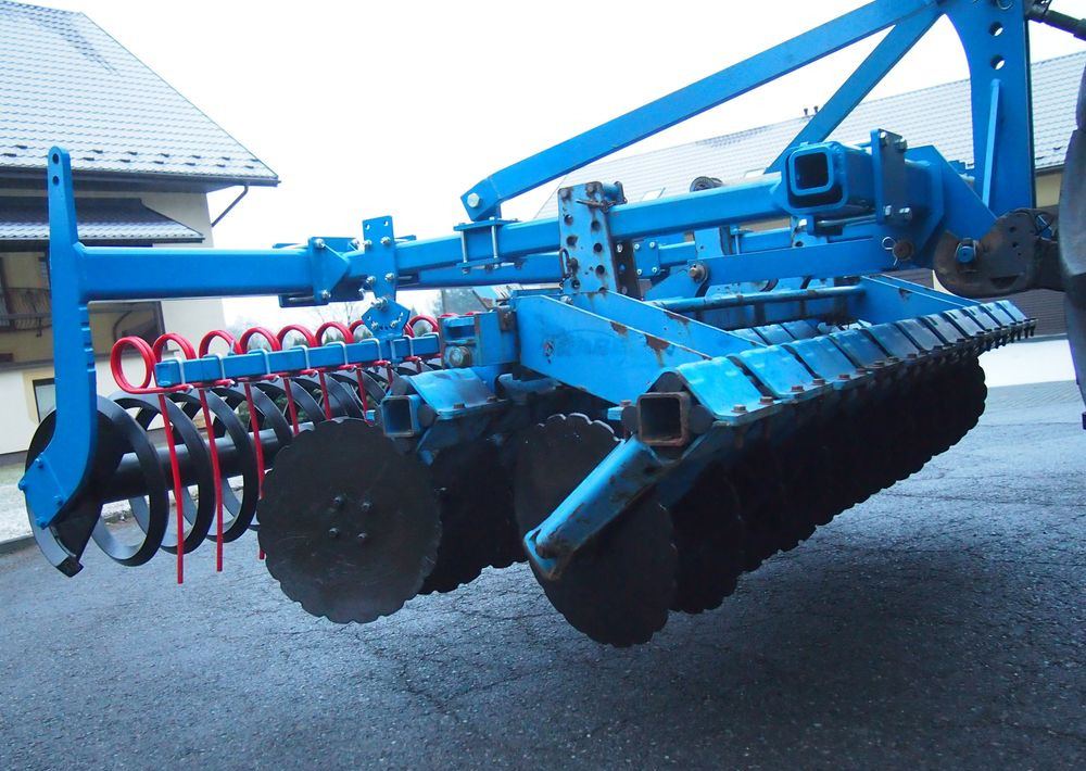 Brona talerzowa Rabe Werk RABE WERK Fielo biro 3000 2006 Brona talerzowa RABE - Disk tırmığı: fotoğraf 3 Brona talerzowa Rabe Werk RABE WERK Fielo biro 3000 2006 Brona talerzowa RABE - Disk tırmığı: fotoğraf 3