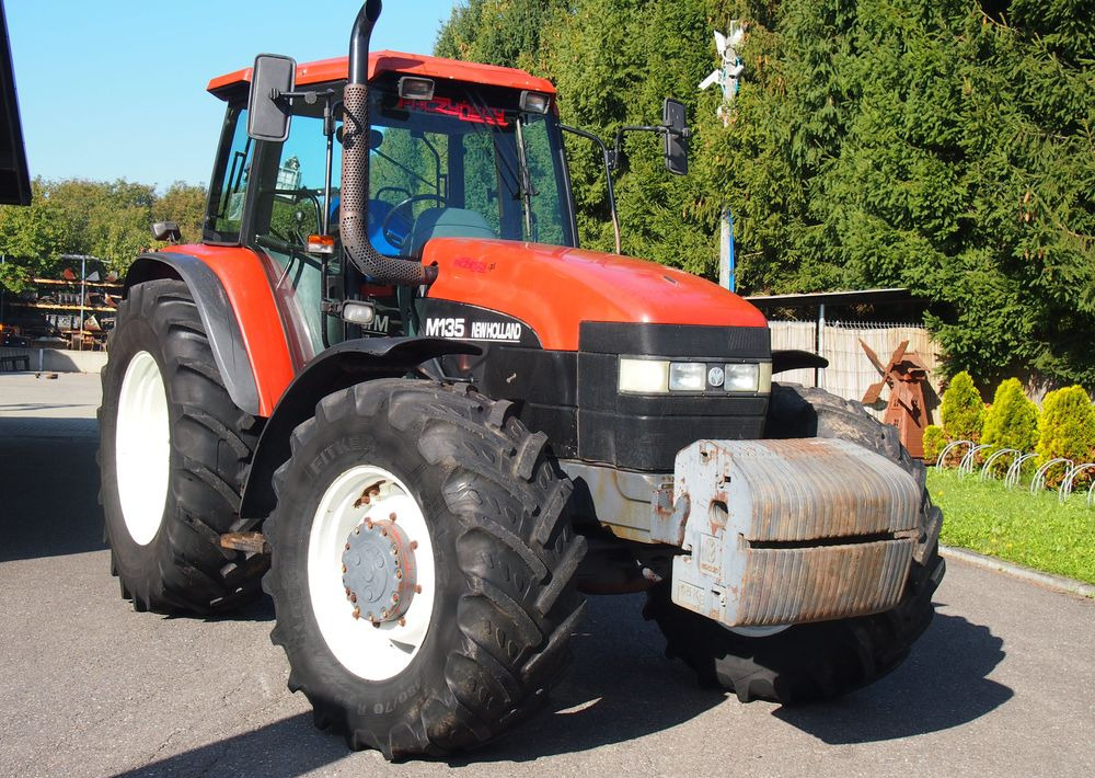 Ciągnik New Holland NH M 135 1998 NEW HOLLAND TM M135 - Traktör: fotoğraf 1 Ciągnik New Holland NH M 135 1998 NEW HOLLAND TM M135 - Traktör: fotoğraf 1