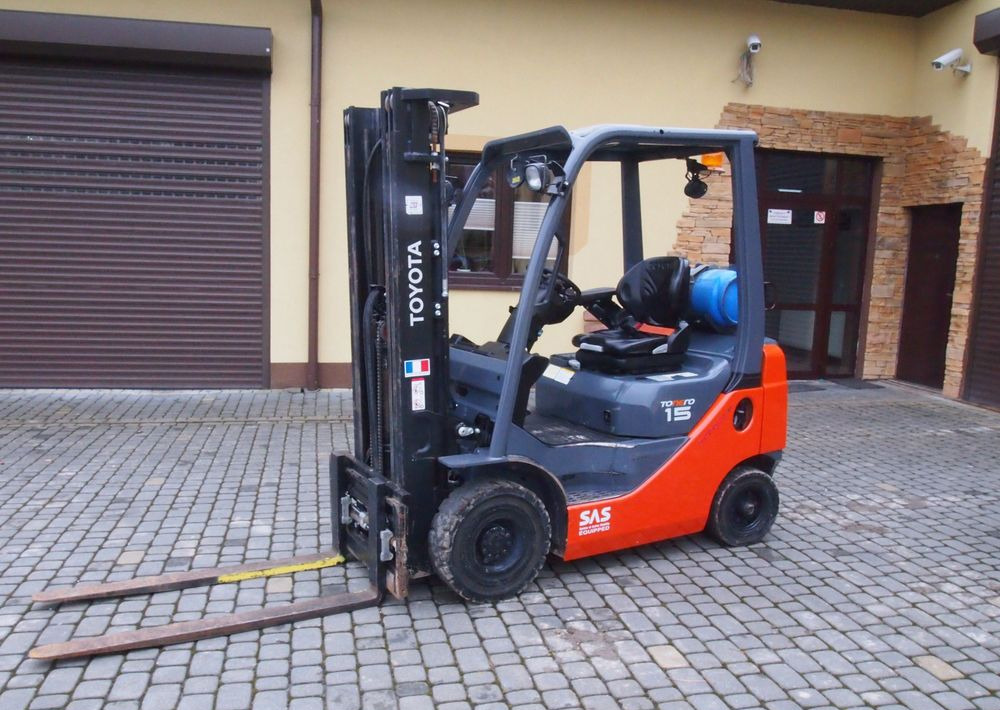 Wózek widłowy Toyota 8FGF15 2018 TRIPLEX system SAS (blokowanie tylnej osi) - LPG forklift: fotoğraf 1 Wózek widłowy Toyota 8FGF15 2018 TRIPLEX system SAS (blokowanie tylnej osi) - LPG forklift: fotoğraf 1