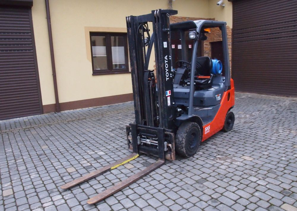 Wózek widłowy Toyota 8FGF15 2018 TRIPLEX system SAS (blokowanie tylnej osi) - LPG forklift: fotoğraf 2 Wózek widłowy Toyota 8FGF15 2018 TRIPLEX system SAS (blokowanie tylnej osi) - LPG forklift: fotoğraf 2