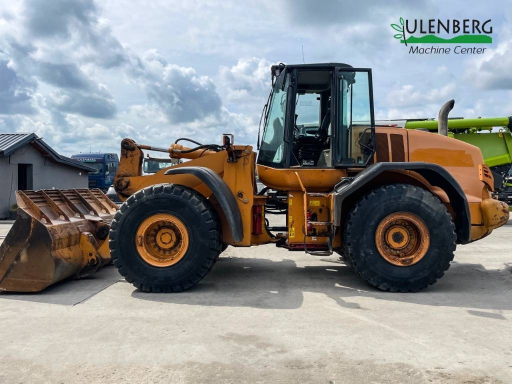 Tekerlekli yükleyici Case 821 E: fotoğraf 6