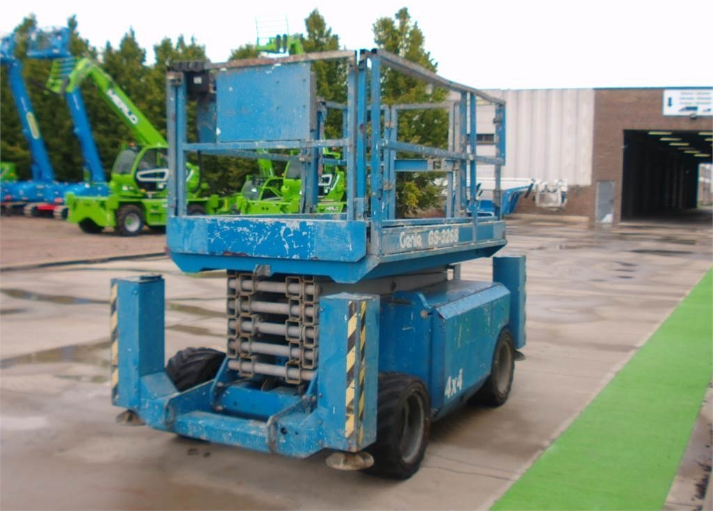 Genie GS3268RT - Makasli platform: fotoğraf 4 Genie GS3268RT - Makasli platform: fotoğraf 4