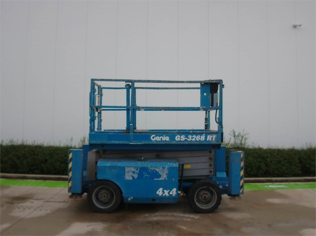 Genie GS3268RT - Makasli platform: fotoğraf 1 Genie GS3268RT - Makasli platform: fotoğraf 1