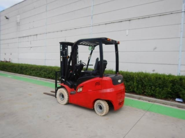 Hangcha CPD25-AC4 - Elektrikli forklift: fotoğraf 3 Hangcha CPD25-AC4 - Elektrikli forklift: fotoğraf 3