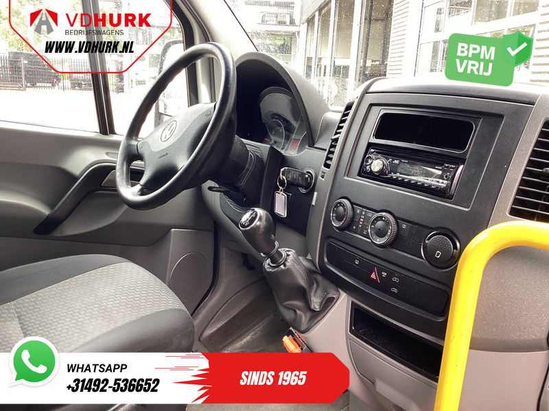 Volkswagen Crafter 35 2.0 TDI L3H2 EXPORT ONLY! €9.559 incl BTW/BPM Rolstoellift/ 9 Pers/ 9P/ Sidebars/ Rearbar/ Airco - Minibüs, Minivan: fotoğraf 3 Volkswagen Crafter 35 2.0 TDI L3H2 EXPORT ONLY! €9.559 incl BTW/BPM Rolstoellift/ 9 Pers/ 9P/ Sidebars/ Rearbar/ Airco - Minibüs, Minivan: fotoğraf 3