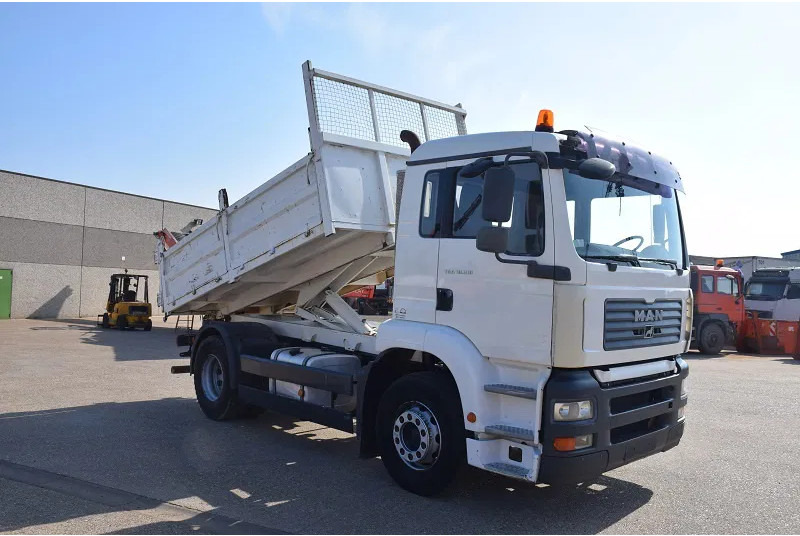 MAN TGA 19.310 - Damperli kamyon: fotoğraf 3 MAN TGA 19.310 - Damperli kamyon: fotoğraf 3