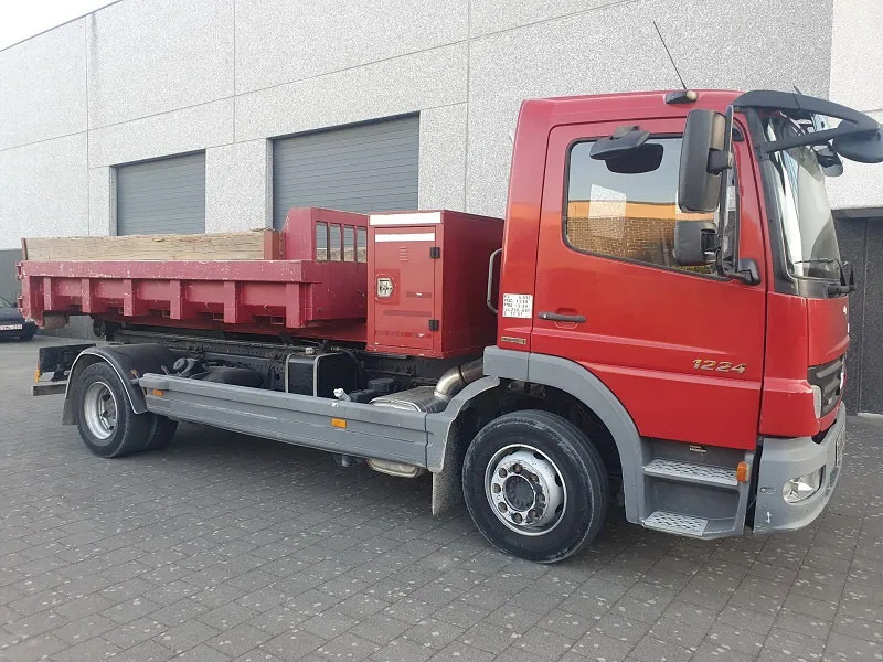 Mercedes-Benz Atego 1224 - Kancalı yükleyici kamyon: fotoğraf 2 Mercedes-Benz Atego 1224 - Kancalı yükleyici kamyon: fotoğraf 2