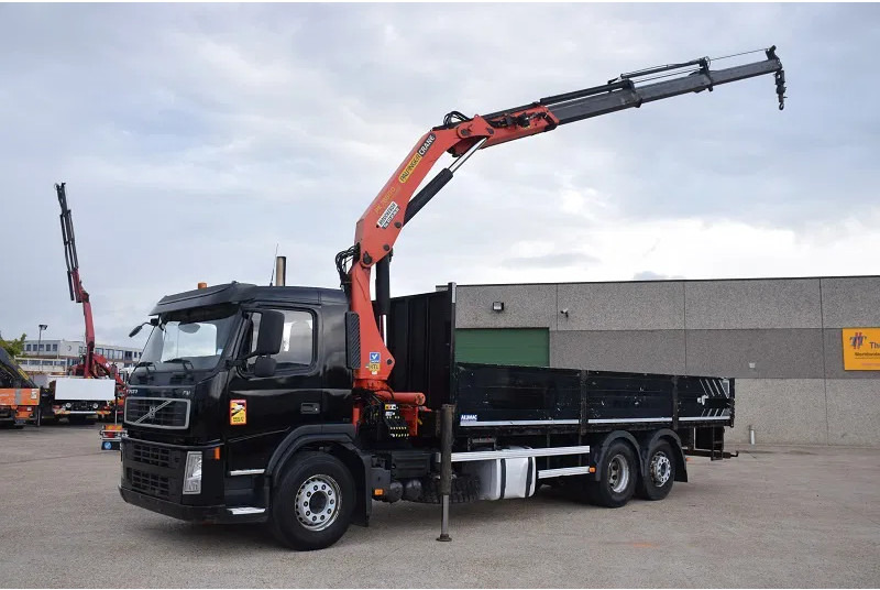 Volvo FM 330 - Vinçli kamyon: fotoğraf 1 Volvo FM 330 - Vinçli kamyon: fotoğraf 1