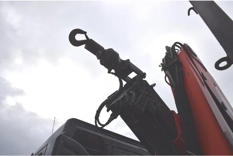 Vinçli kamyon Volvo FM 330: fotoğraf 13