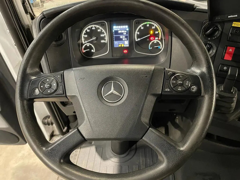 Mercedes-Benz Atego 1621 *Palfinger kraan*Containersysteem*luchtvering achteras*bluetooth - Kancalı yükleyici kamyon, Vinçli kamyon: fotoğraf 4 Mercedes-Benz Atego 1621 *Palfinger kraan*Containersysteem*luchtvering achteras*bluetooth - Kancalı yükleyici kamyon, Vinçli kamyon: fotoğraf 4
