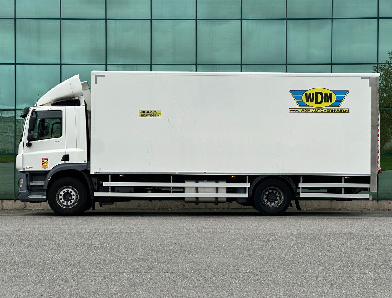 DAF CF 300 FA Only 215.000 KM 750 x 250 x 258 CM Inside TOP Condition NL Truck - Kapalı kasa kamyon: fotoğraf 2 DAF CF 300 FA Only 215.000 KM 750 x 250 x 258 CM Inside TOP Condition NL Truck - Kapalı kasa kamyon: fotoğraf 2