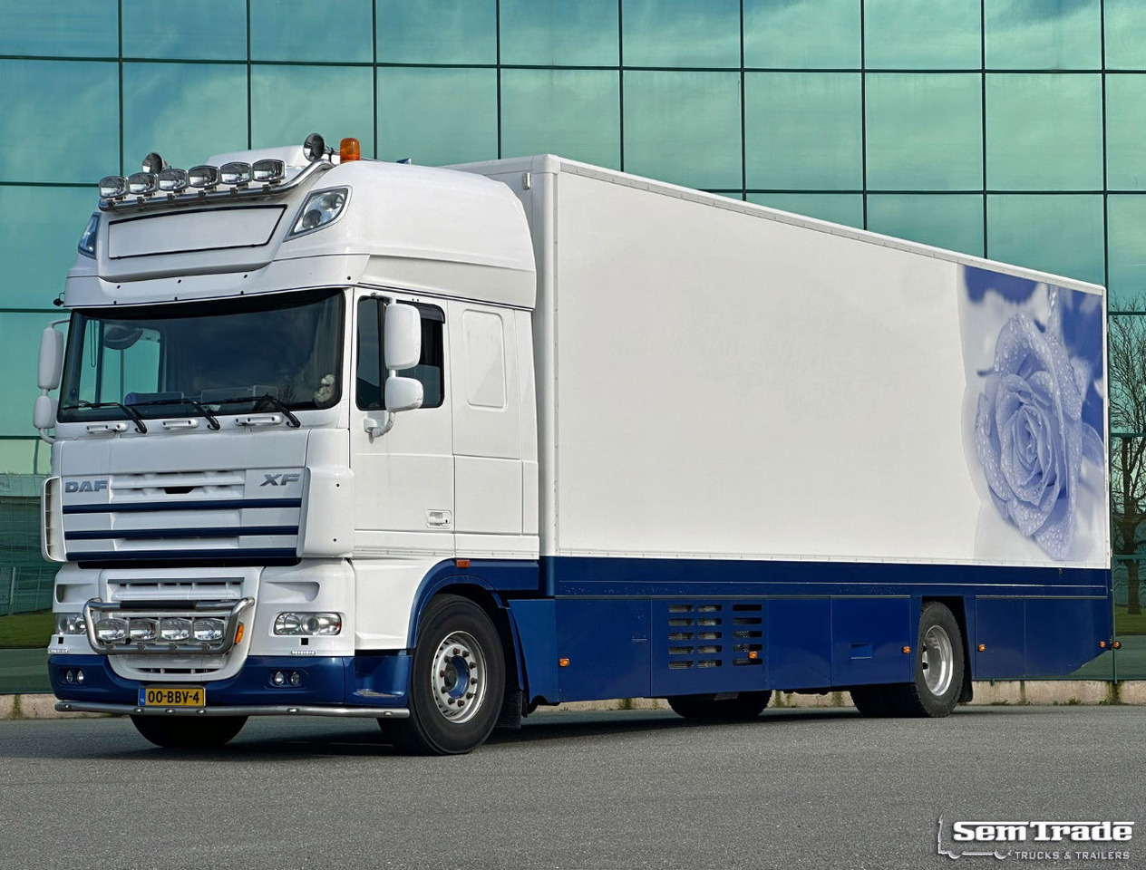 DAF XF 105.460 SSC 7 Karren BAK Bloemen Verkoop Koeling Klep Kachel - Refrijeratör kamyon: fotoğraf 1 DAF XF 105.460 SSC 7 Karren BAK Bloemen Verkoop Koeling Klep Kachel - Refrijeratör kamyon: fotoğraf 1