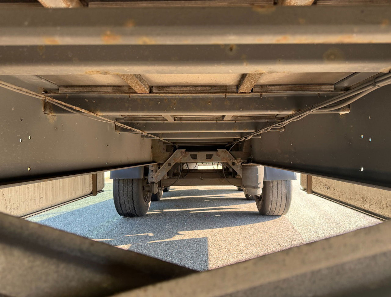 Tenteli dorse Fliegl SDS 350 Lift Axle Disc Brakes Sliding Sides + Roof TOP Condition: fotoğraf 10 Tenteli dorse Fliegl SDS 350 Lift Axle Disc Brakes Sliding Sides + Roof TOP Condition: fotoğraf 10