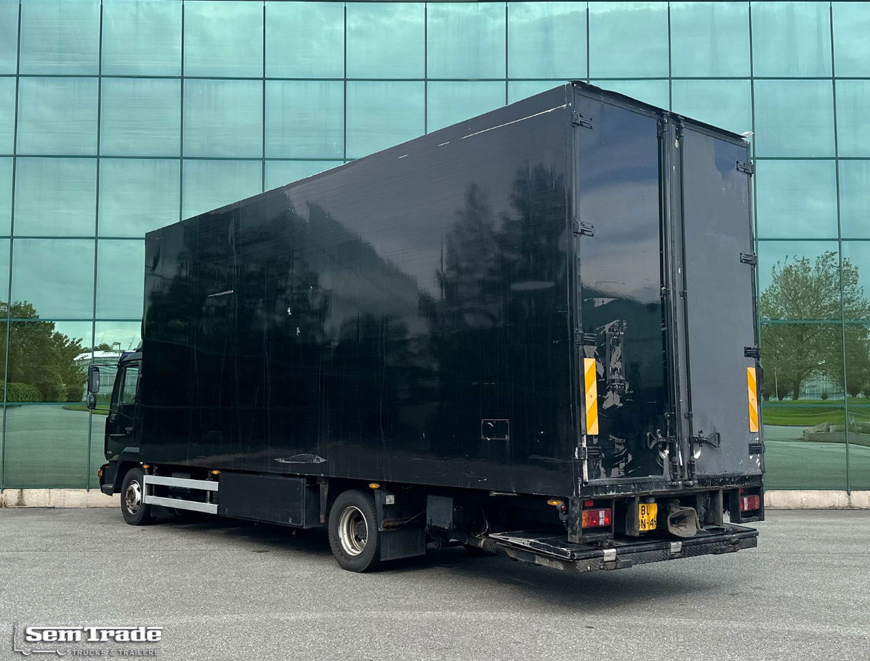 MAN LE 220C Euro 3 Isolated BOX + BOX Heater 740 x 240 x 295 CM Inside Holland Truck - Kapalı kasa kamyon: fotoğraf 3 MAN LE 220C Euro 3 Isolated BOX + BOX Heater 740 x 240 x 295 CM Inside Holland Truck - Kapalı kasa kamyon: fotoğraf 3