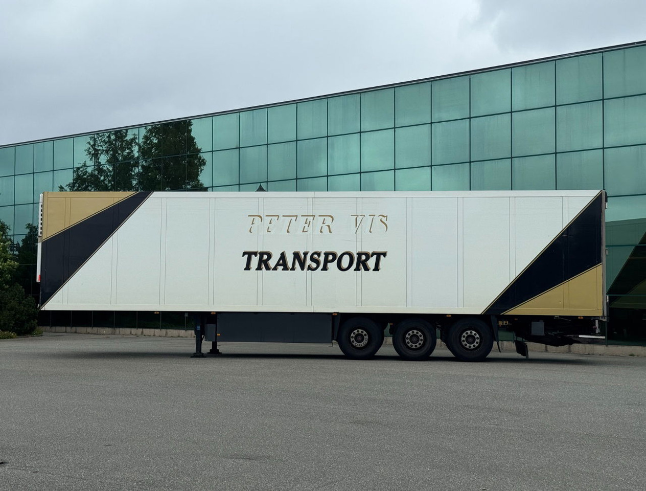 Schmitz Cargobull SKO24 Thermo King SL200e Only 8.900 Hours 270 CM High 250 CM Wide Disc Brakes Lift Axle NL Trailer - Frigorifik dorse: fotoğraf 2 Schmitz Cargobull SKO24 Thermo King SL200e Only 8.900 Hours 270 CM High 250 CM Wide Disc Brakes Lift Axle NL Trailer - Frigorifik dorse: fotoğraf 2