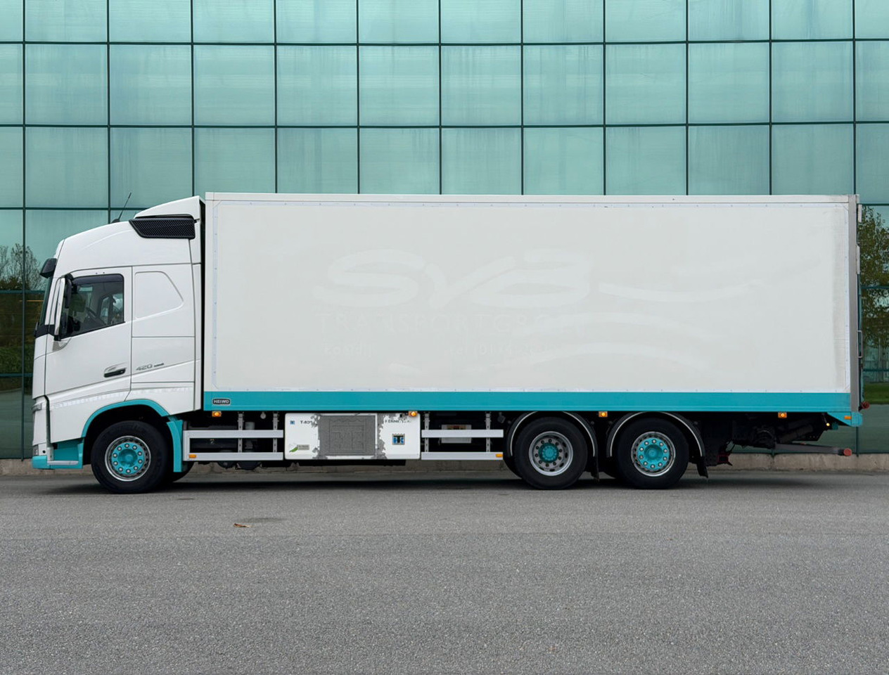 Volvo FH 420 6X2 Globetrotter Heiwo BOX 875 x 250 x 272 CM IN Thermo King T-800 490.000 KM TOP Condition NL Truck - Refrijeratör kamyon: fotoğraf 2 Volvo FH 420 6X2 Globetrotter Heiwo BOX 875 x 250 x 272 CM IN Thermo King T-800 490.000 KM TOP Condition NL Truck - Refrijeratör kamyon: fotoğraf 2