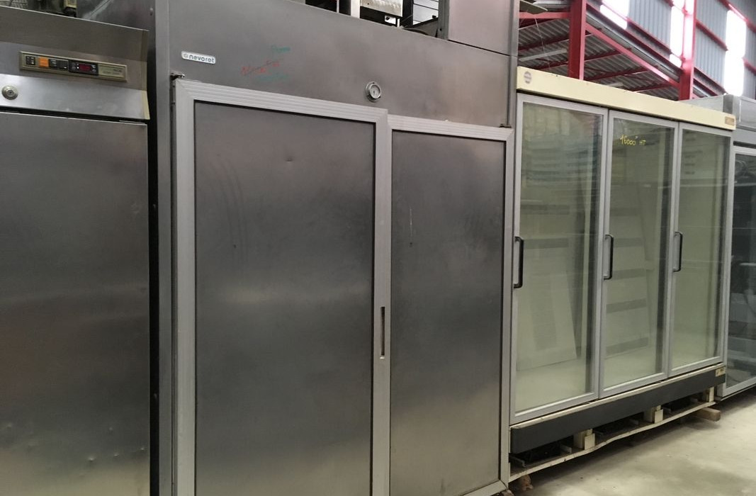 Chambre froide en panneau Chambre froide inox Vitrine haute inox Tour refrigere Vitrine magasin - Gıda makinesi: fotoğraf 4 Chambre froide en panneau Chambre froide inox Vitrine haute inox Tour refrigere Vitrine magasin - Gıda makinesi: fotoğraf 4