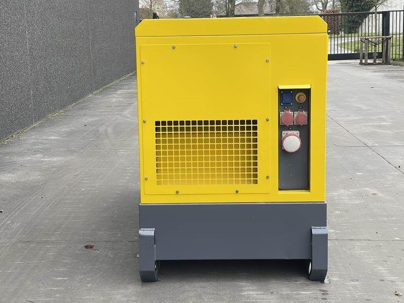 Atlas-Copco QAS 100 - Elektrikli jeneratör: fotoğraf 3 Atlas-Copco QAS 100 - Elektrikli jeneratör: fotoğraf 3