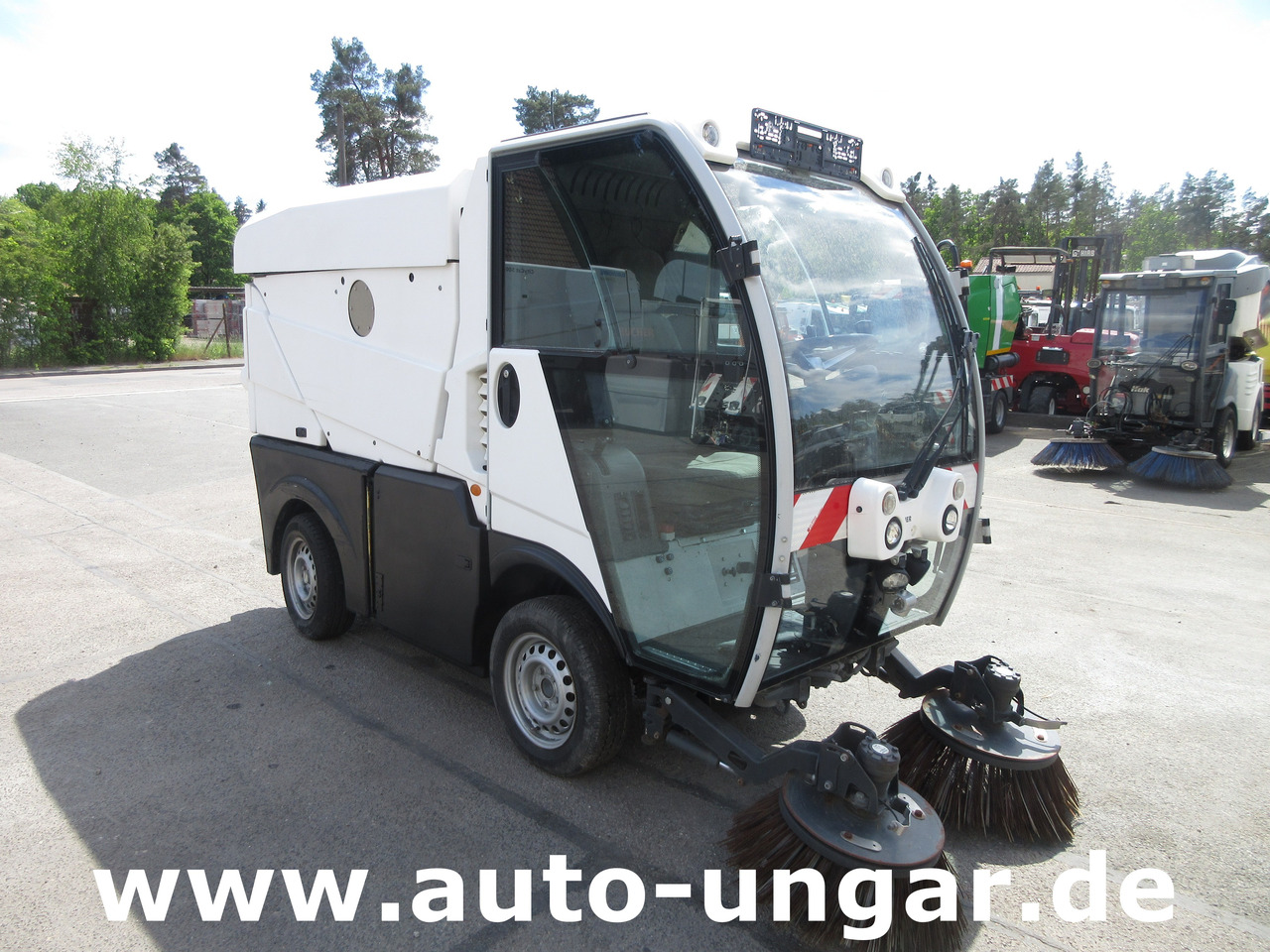 BUCHER CityCat CC1000 ERSATZTEILTRÄGER Kehrmaschine SPAREPARTS - Yol süpürme aracı: fotoğraf 2 BUCHER CityCat CC1000 ERSATZTEILTRÄGER Kehrmaschine SPAREPARTS - Yol süpürme aracı: fotoğraf 2