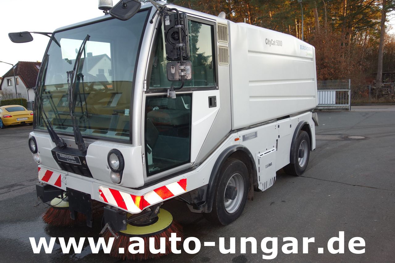 Bucher CityCat CC5000 RosRoca Kehrmaschine 4-Rad Lenkung Euro 5 - Yol süpürme aracı: fotoğraf 3 Bucher CityCat CC5000 RosRoca Kehrmaschine 4-Rad Lenkung Euro 5 - Yol süpürme aracı: fotoğraf 3