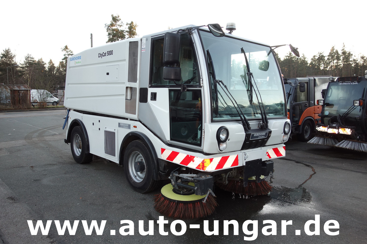 Bucher CityCat CC5000 RosRoca Kehrmaschine 4-Rad Lenkung Euro 5 - Yol süpürme aracı: fotoğraf 1 Bucher CityCat CC5000 RosRoca Kehrmaschine 4-Rad Lenkung Euro 5 - Yol süpürme aracı: fotoğraf 1