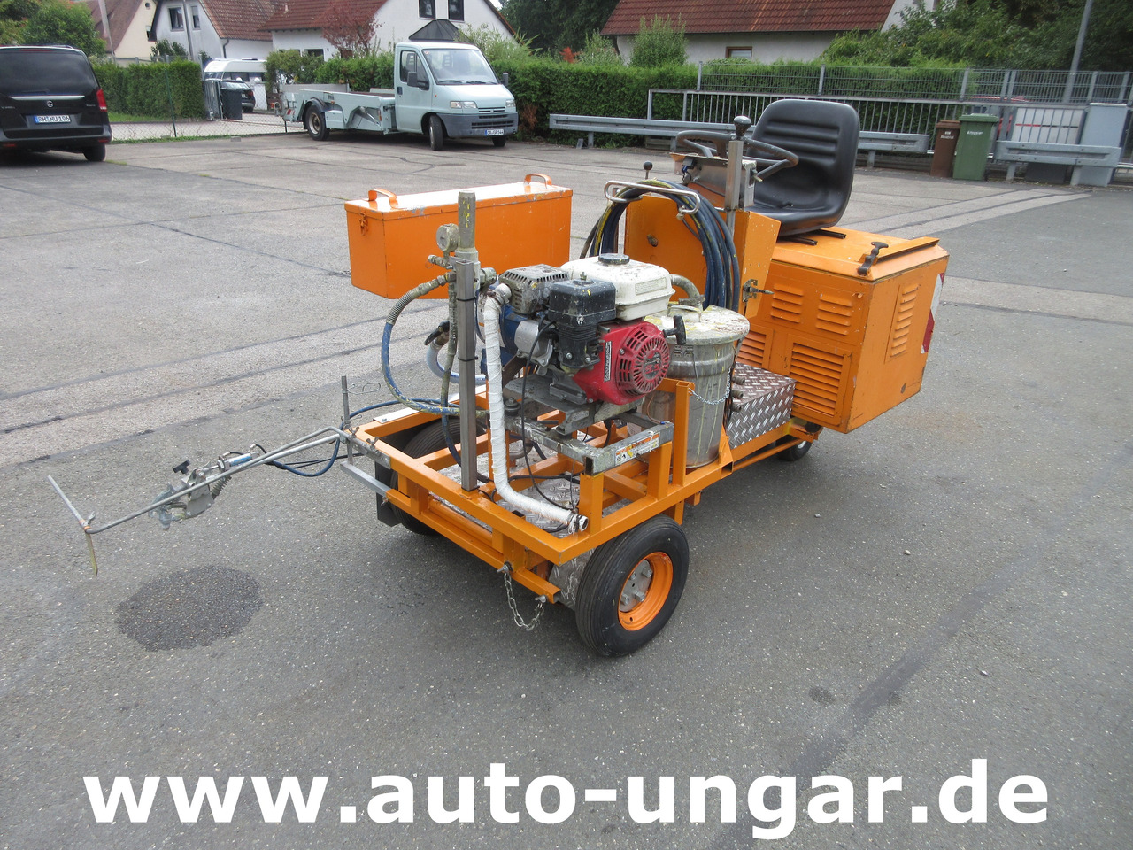 Graco LineLazer II 5900 auf Zindel VarioZet Linedriver Perlstreuer + Airless-Farb-Spritze Hofmann - Asfalt döşeme aracı: fotoğraf 2 Graco LineLazer II 5900 auf Zindel VarioZet Linedriver Perlstreuer + Airless-Farb-Spritze Hofmann - Asfalt döşeme aracı: fotoğraf 2