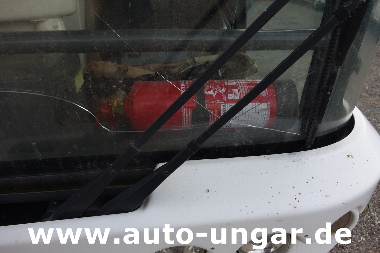 Ravo C540 / 530 Kehrmaschine - Kärcher - Heckabsaugung - Motorschaden - Yol süpürme aracı: fotoğraf 4 Ravo C540 / 530 Kehrmaschine - Kärcher - Heckabsaugung - Motorschaden - Yol süpürme aracı: fotoğraf 4