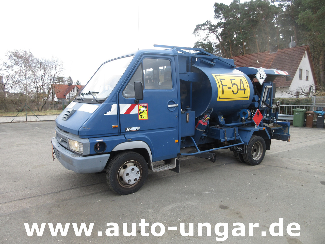 Renault B110 Titan Aviation AVGas Refueller Jet Tanker 2000l Aviteilleur GSE - Tanker kamyon: fotoğraf 1 Renault B110 Titan Aviation AVGas Refueller Jet Tanker 2000l Aviteilleur GSE - Tanker kamyon: fotoğraf 1