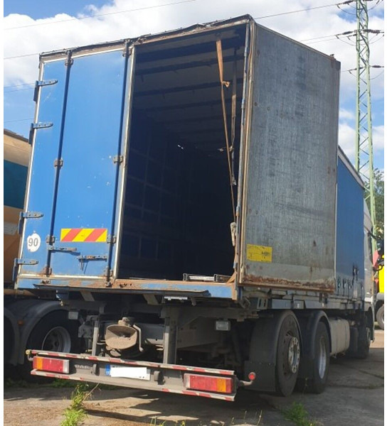DAF 6x2 FX105.460 EEV BDF 7.2m Kogel retarder automat - Tenteli kamyon: fotoğraf 3 DAF 6x2 FX105.460 EEV BDF 7.2m Kogel retarder automat - Tenteli kamyon: fotoğraf 3