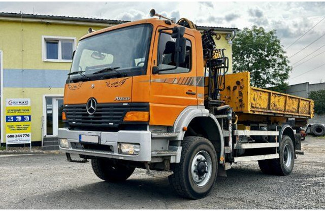 Mercedes-Benz Atego 1823 +HIAB - Kancalı yükleyici kamyon, Vinçli kamyon: fotoğraf 1 Mercedes-Benz Atego 1823 +HIAB - Kancalı yükleyici kamyon, Vinçli kamyon: fotoğraf 1