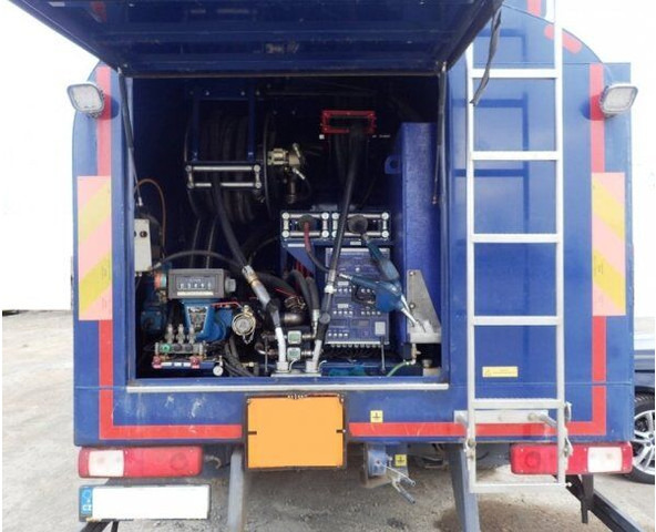 Renault 19.5t +8m3 (5+3) Kobit - Tanker kamyon: fotoğraf 4 Renault 19.5t +8m3 (5+3) Kobit - Tanker kamyon: fotoğraf 4