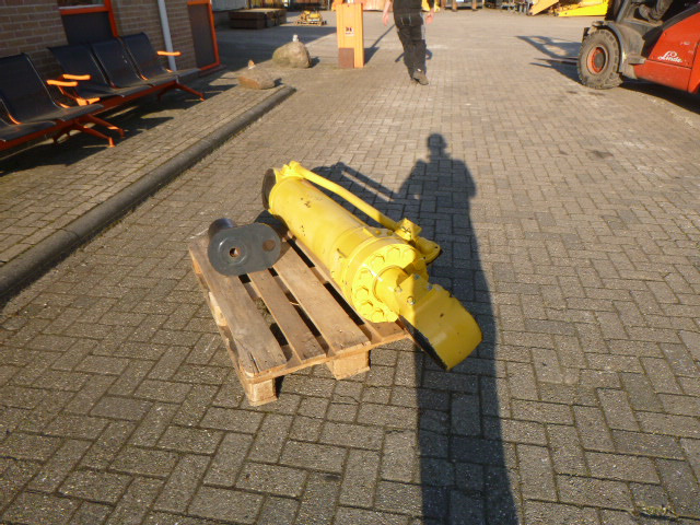 KOMATSU WA600 - Hidrolik silindir - Tekerlekli yükleyici: fotoğraf 2 KOMATSU WA600 - Hidrolik silindir - Tekerlekli yükleyici: fotoğraf 2