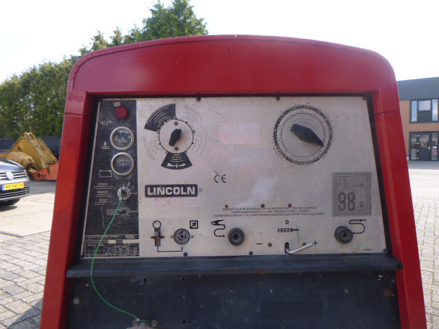 LINCOLN ELECTRIC SAE 300 - Kaynak ekipmanları: fotoğraf 5 LINCOLN ELECTRIC SAE 300 - Kaynak ekipmanları: fotoğraf 5
