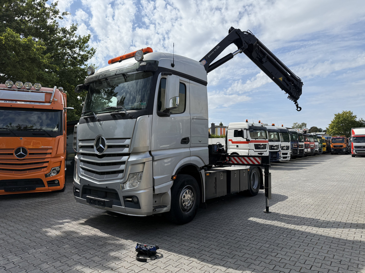 Mercedes-Benz Actros 1842LS Kran HMF 2020 bis 18 Meter - Çekici: fotoğraf 1 Mercedes-Benz Actros 1842LS Kran HMF 2020 bis 18 Meter - Çekici: fotoğraf 1