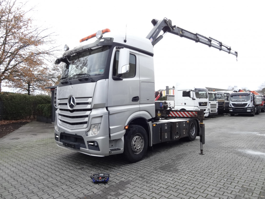 Mercedes-Benz Actros 1842LS Kran HMF 2020 bis 18 Meter - Çekici: fotoğraf 1 Mercedes-Benz Actros 1842LS Kran HMF 2020 bis 18 Meter - Çekici: fotoğraf 1