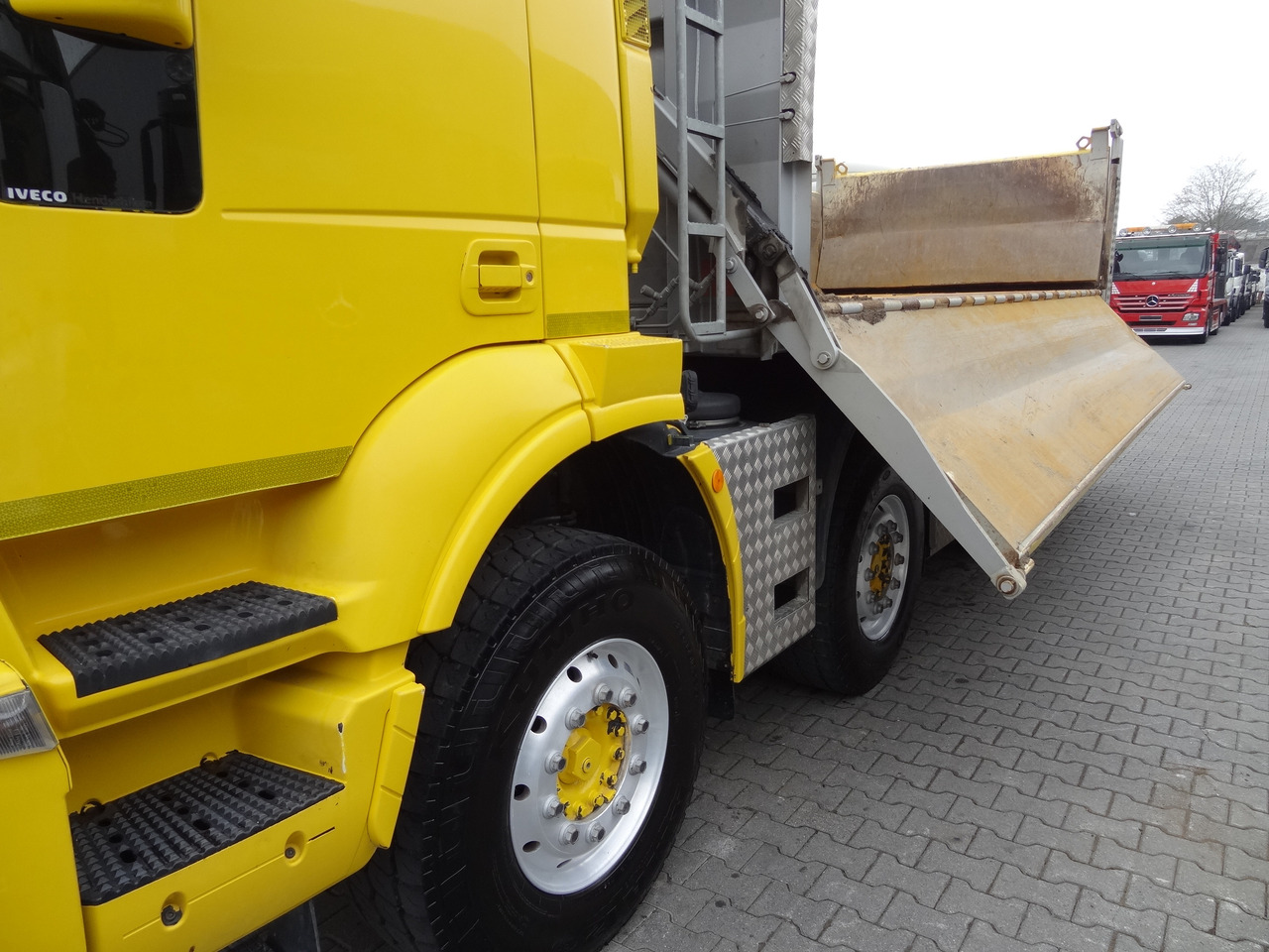 Iveco Trakker 450 8X4 Meiller - Damperli kamyon: fotoğraf 3 Iveco Trakker 450 8X4 Meiller - Damperli kamyon: fotoğraf 3