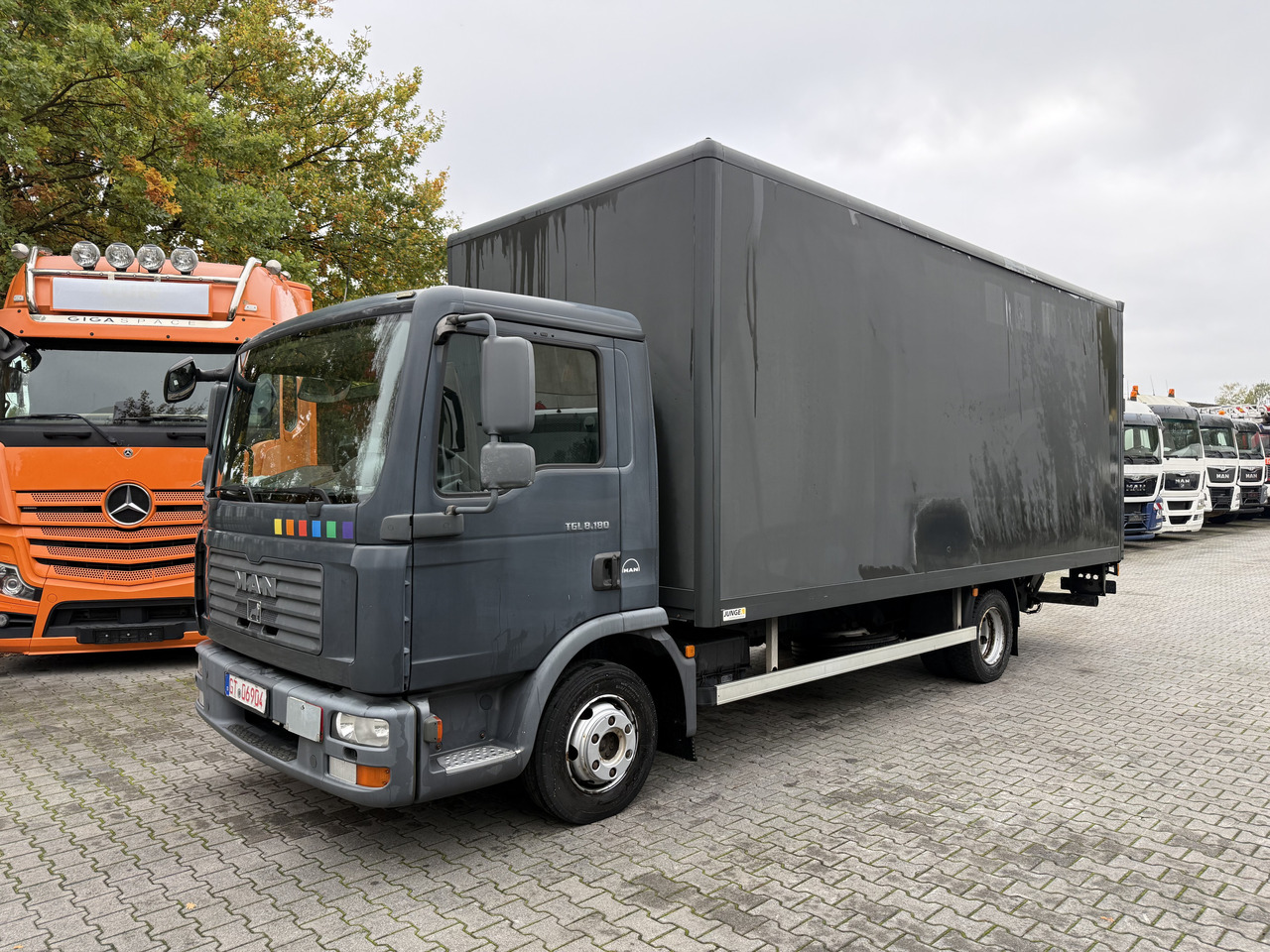 MAN TGL 8.180 4X2 BL - Kapalı kasa kamyon: fotoğraf 1 MAN TGL 8.180 4X2 BL - Kapalı kasa kamyon: fotoğraf 1