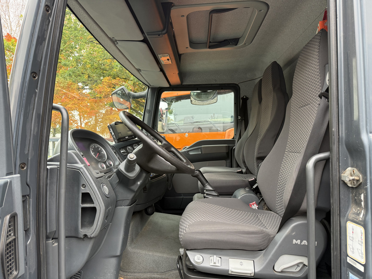 MAN TGL 8.180 4X2 BL - Kapalı kasa kamyon: fotoğraf 3 MAN TGL 8.180 4X2 BL - Kapalı kasa kamyon: fotoğraf 3