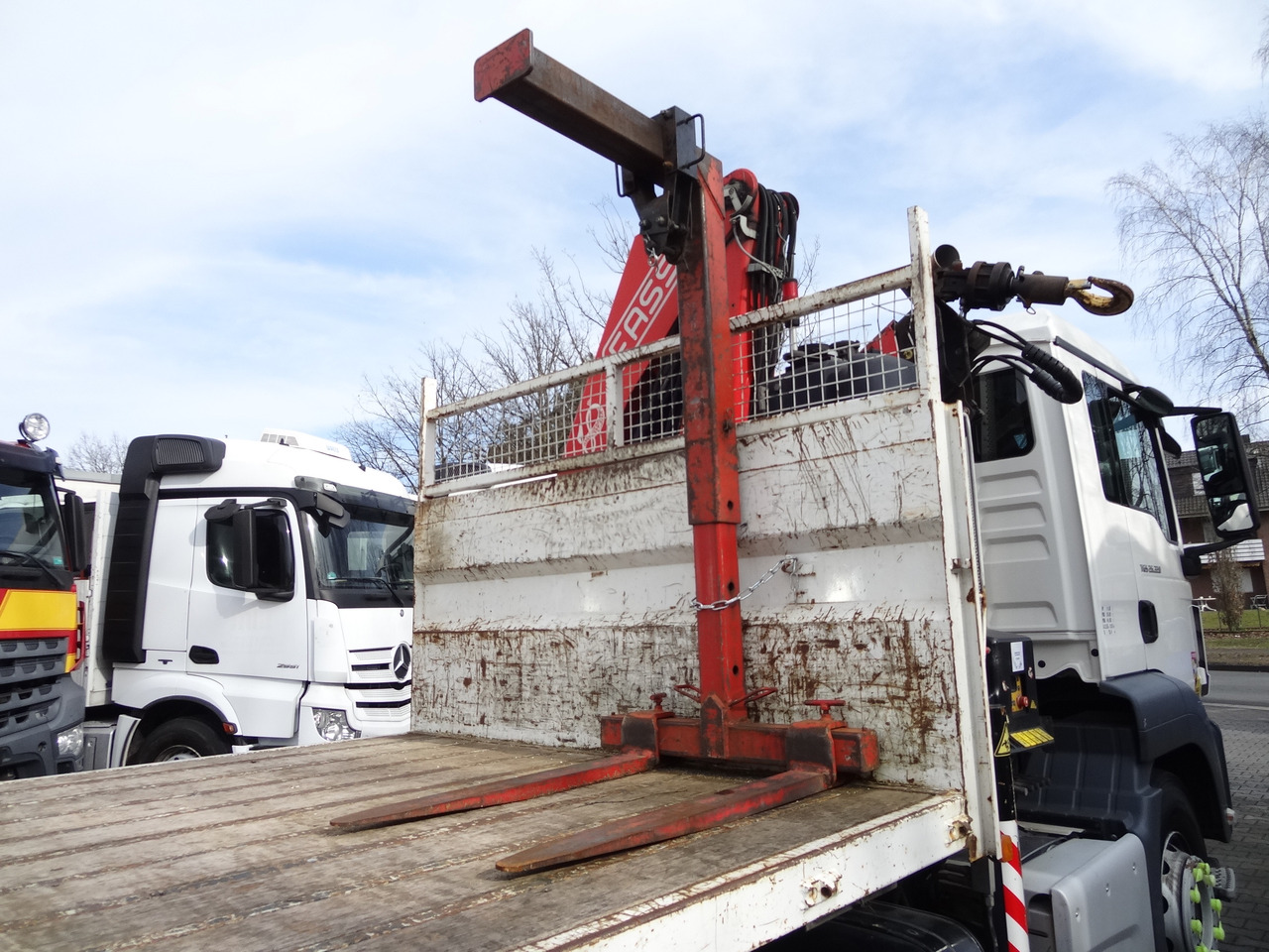 MAN TGS 26.320 6X4 BB mit Kran Fassi F175 - Vinçli kamyon, Sal/ Açık kasa kamyon: fotoğraf 3 MAN TGS 26.320 6X4 BB mit Kran Fassi F175 - Vinçli kamyon, Sal/ Açık kasa kamyon: fotoğraf 3