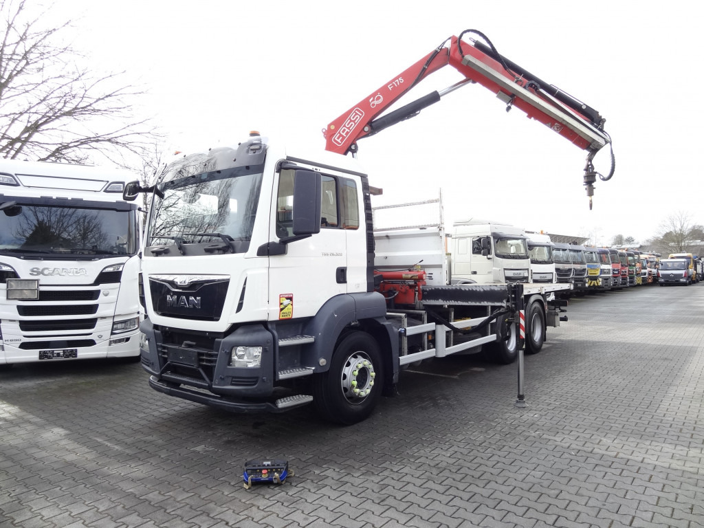 MAN TGS 26.320 6X4 BB mit Kran Fassi F175 - Sal/ Açık kasa kamyon, Vinçli kamyon: fotoğraf 1 MAN TGS 26.320 6X4 BB mit Kran Fassi F175 - Sal/ Açık kasa kamyon, Vinçli kamyon: fotoğraf 1