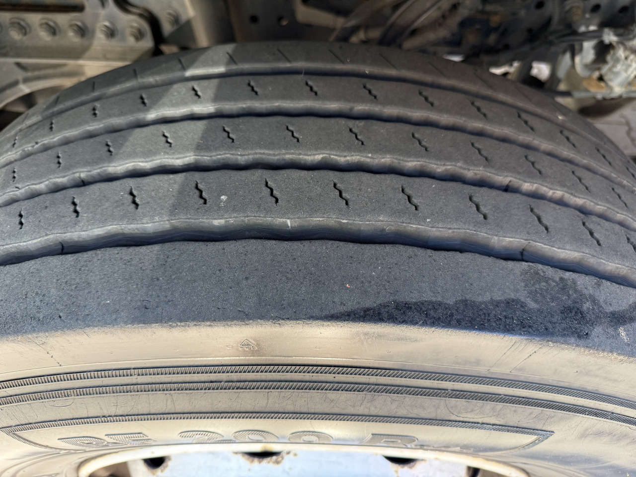 Mercedes-Benz Actros 1827 Kran Palfinger PK 9002 - Vinçli kamyon, Tenteli kamyon: fotoğraf 2 Mercedes-Benz Actros 1827 Kran Palfinger PK 9002 - Vinçli kamyon, Tenteli kamyon: fotoğraf 2