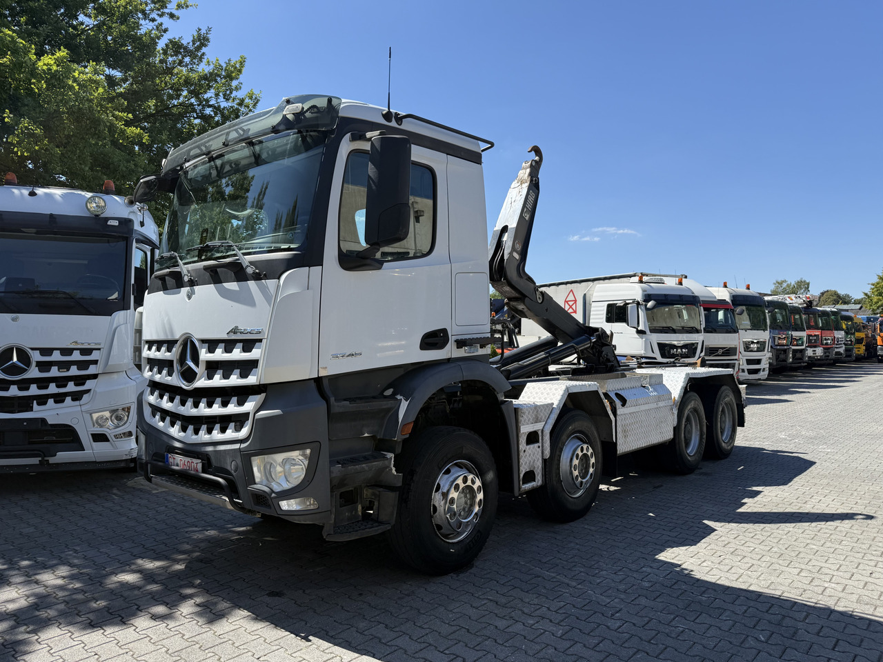 Mercedes-Benz Arocs 3245 K 8X4 Haken - Kancalı yükleyici kamyon: fotoğraf 1 Mercedes-Benz Arocs 3245 K 8X4 Haken - Kancalı yükleyici kamyon: fotoğraf 1