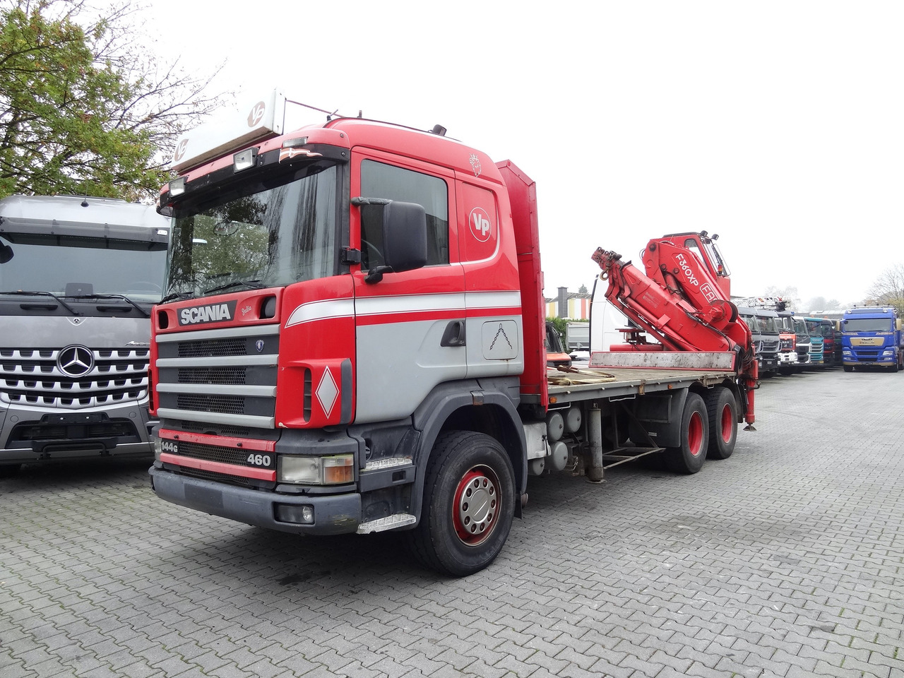 Scania R144 460 6X4 Fassi 360 bis 25 Meter - Vinçli kamyon, Sal/ Açık kasa kamyon: fotoğraf 1 Scania R144 460 6X4 Fassi 360 bis 25 Meter - Vinçli kamyon, Sal/ Açık kasa kamyon: fotoğraf 1