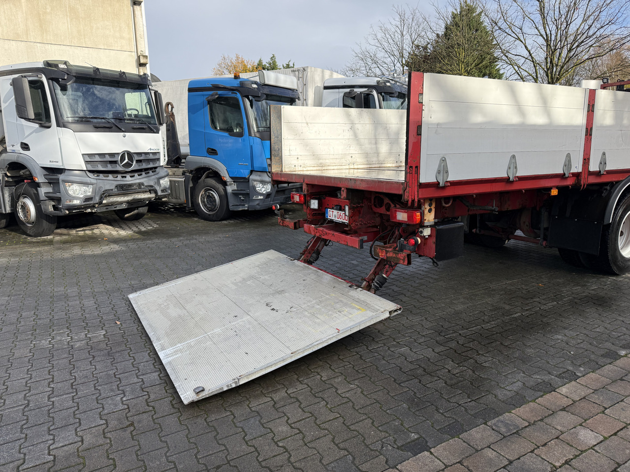 Volvo FM330 Kran Effer 165 bis 20 Meter - Sal/ Açık kasa kamyon, Vinçli kamyon: fotoğraf 2 Volvo FM330 Kran Effer 165 bis 20 Meter - Sal/ Açık kasa kamyon, Vinçli kamyon: fotoğraf 2