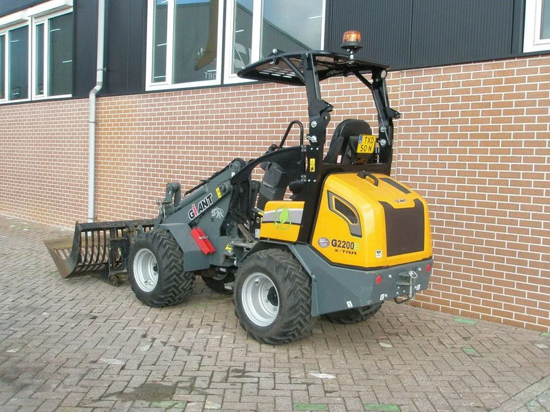 Giant G2200E - Kompakt paletli yükleyici: fotoğraf 2 Giant G2200E - Kompakt paletli yükleyici: fotoğraf 2