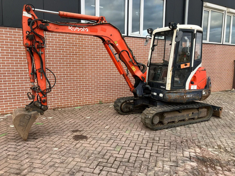 Kubota KX121-3a - Mini ekskavatör: fotoğraf 1 Kubota KX121-3a - Mini ekskavatör: fotoğraf 1