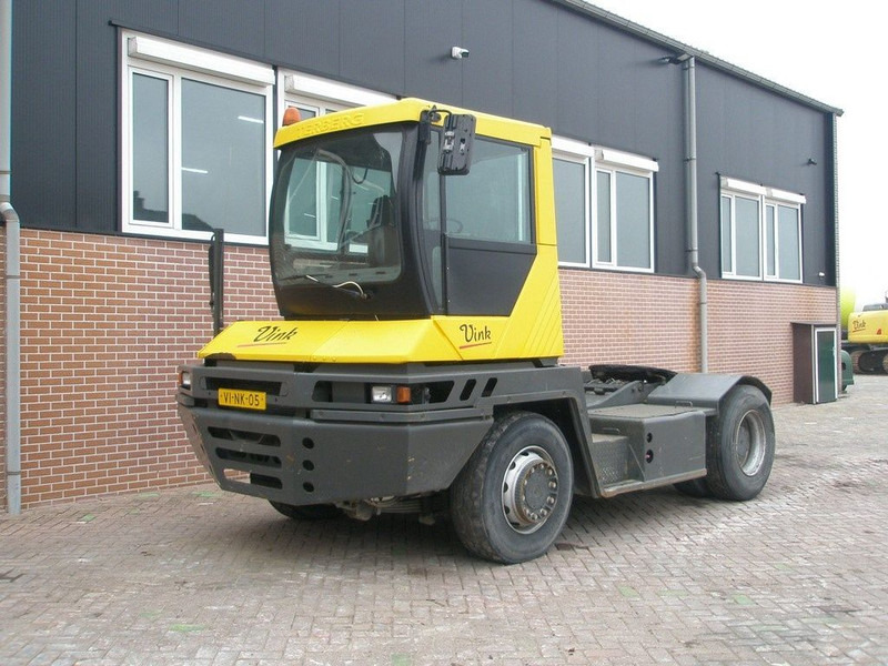 Terberg RT 222 RT220 4x4 - Terminal çekiciler: fotoğraf 1 Terberg RT 222 RT220 4x4 - Terminal çekiciler: fotoğraf 1
