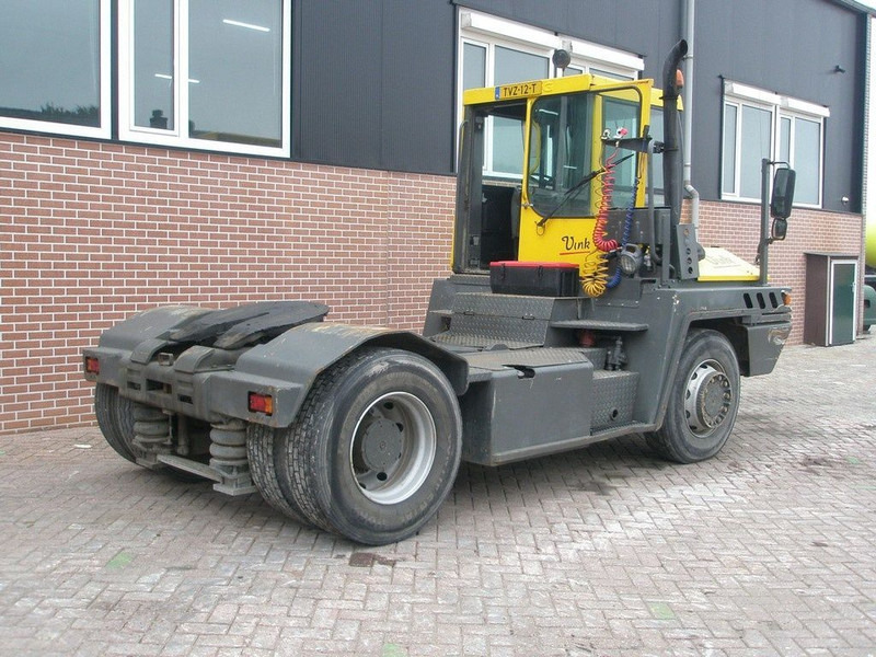 Terberg RT 222 RT220 4x4 - Terminal çekiciler: fotoğraf 4 Terberg RT 222 RT220 4x4 - Terminal çekiciler: fotoğraf 4